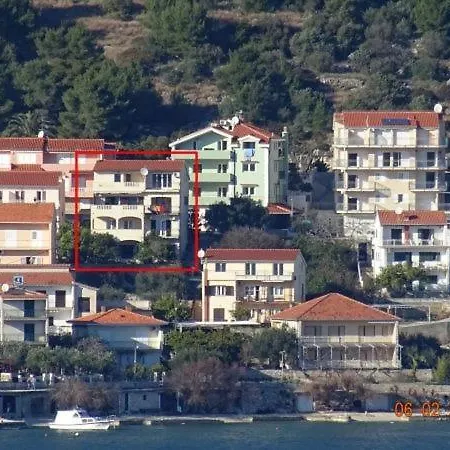 Strandnahe Jure Mit Grosser Terrasse * Trogir