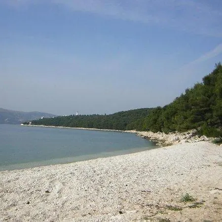 Strandnahe Jure Mit Grosser Terrasse *